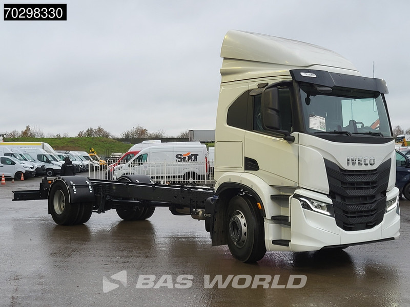 Iveco S-WAY 340 4X2 NEW! Chassis Automatic LED ACC Euro 6 - Autocarro telaio: foto 5 Iveco S-WAY 340 4X2 NEW! Chassis Automatic LED ACC Euro 6 - Autocarro telaio: foto 5
