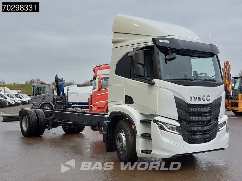 Iveco S-Way 340 4X2 NEW! Chassis ACC Led Euro 6 - Autocarro telaio: foto 3 Iveco S-Way 340 4X2 NEW! Chassis ACC Led Euro 6 - Autocarro telaio: foto 3