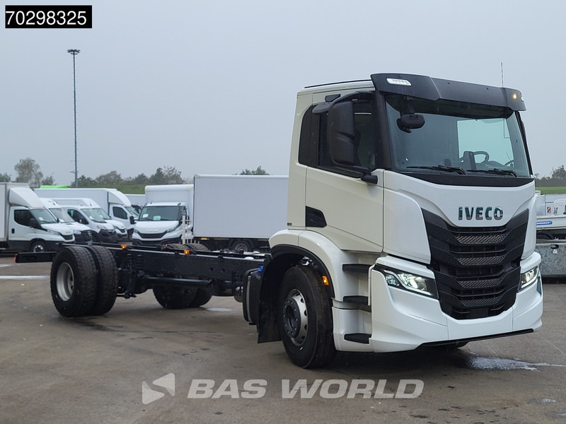 Iveco S-Way 340 4X2 NEW! Chassis Automatic LED Navi ACC Euro 6 - Autocarro telaio: foto 3 Iveco S-Way 340 4X2 NEW! Chassis Automatic LED Navi ACC Euro 6 - Autocarro telaio: foto 3