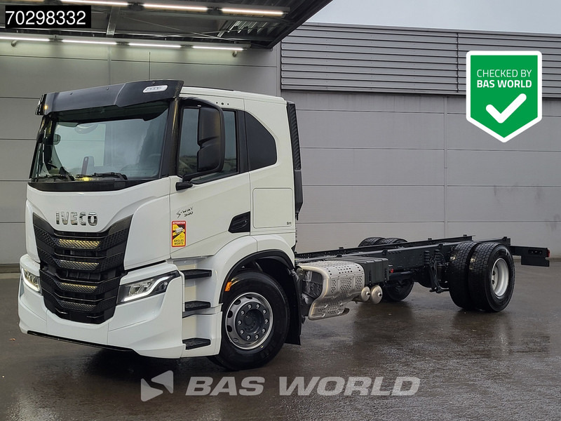 Iveco S-Way 340 4X2 NEW chassis! Automatic Navi ACC LED Euro 6 - Autocarro telaio: foto 1 Iveco S-Way 340 4X2 NEW chassis! Automatic Navi ACC LED Euro 6 - Autocarro telaio: foto 1