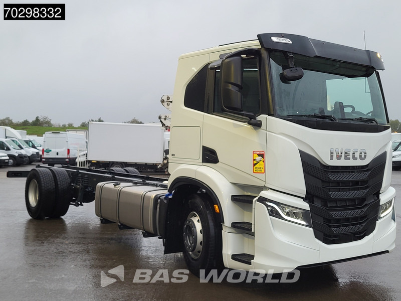 Iveco S-Way 340 4X2 NEW chassis! Automatic Navi ACC LED Euro 6 - Autocarro telaio: foto 3 Iveco S-Way 340 4X2 NEW chassis! Automatic Navi ACC LED Euro 6 - Autocarro telaio: foto 3