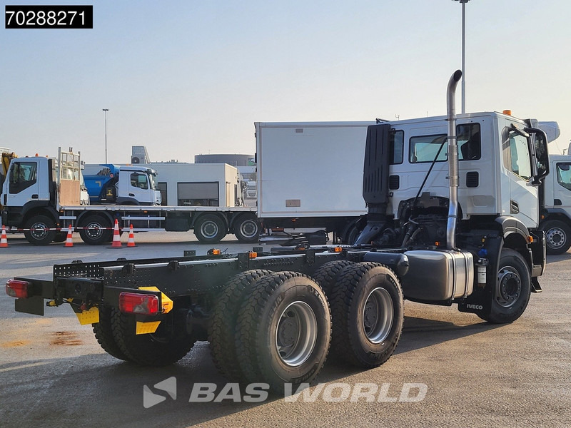 Iveco X-Way 460 6X4 New! Retarder Steelsuspension Big-Axle Navi Euro 6 - Autocarro telaio: foto 5 Iveco X-Way 460 6X4 New! Retarder Steelsuspension Big-Axle Navi Euro 6 - Autocarro telaio: foto 5