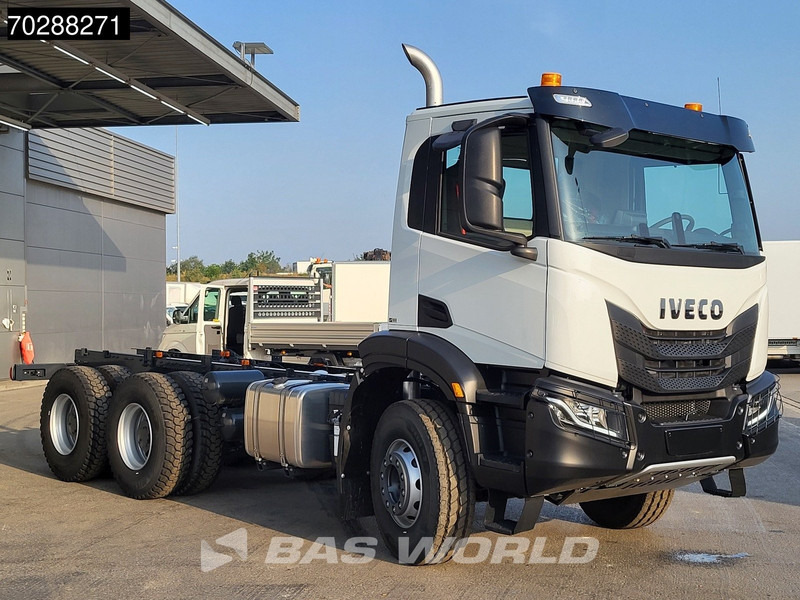 Iveco X-Way 460 6X4 New! Retarder Steelsuspension Big-Axle Navi Euro 6 - Autocarro telaio: foto 3 Iveco X-Way 460 6X4 New! Retarder Steelsuspension Big-Axle Navi Euro 6 - Autocarro telaio: foto 3