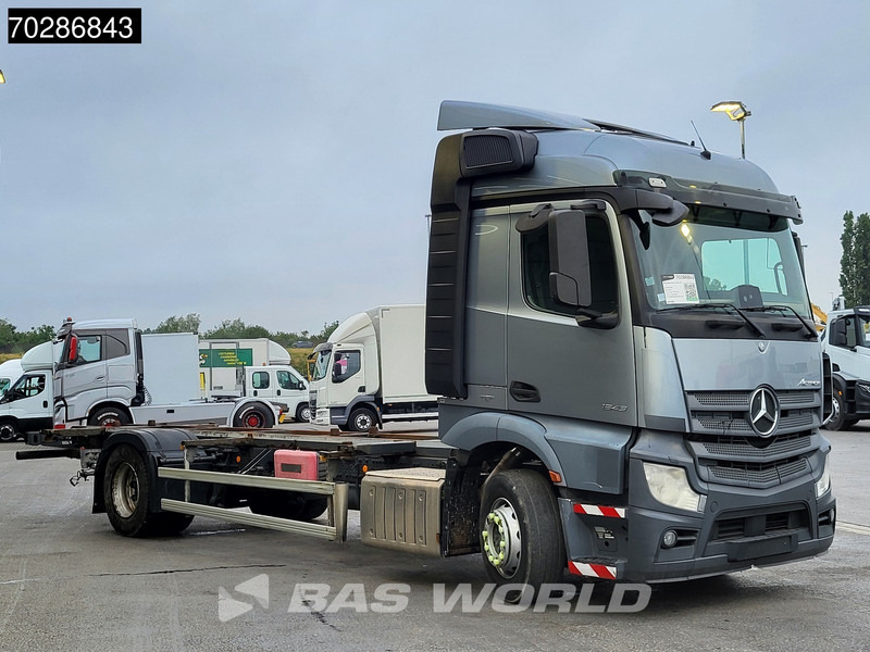 Mercedes-Benz Actros 1843 4X2 BDF 2xTanks Automatic Euro 6 - Autocarro portacontainer/ Caisse interchangeable: foto 3 Mercedes-Benz Actros 1843 4X2 BDF 2xTanks Automatic Euro 6 - Autocarro portacontainer/ Caisse interchangeable: foto 3