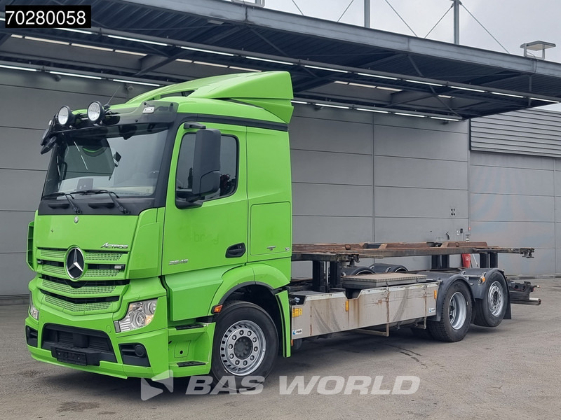 Mercedes-Benz Actros 2545 6X2 Hydraulic Liftable BDF system Lift+steering axle ADR Euro 6 - Autocarro portacontainer/ Caisse interchangeable: foto 5 Mercedes-Benz Actros 2545 6X2 Hydraulic Liftable BDF system Lift+steering axle ADR Euro 6 - Autocarro portacontainer/ Caisse interchangeable: foto 5