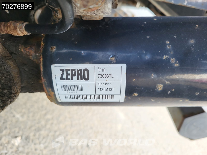 Mercedes-Benz Antos 2535 6X2 Lumikko L7 cooler ladebordwand Lift+Lenkachse Euro 6 - Autocarro frigorifero: foto 3 Mercedes-Benz Antos 2535 6X2 Lumikko L7 cooler ladebordwand Lift+Lenkachse Euro 6 - Autocarro frigorifero: foto 3