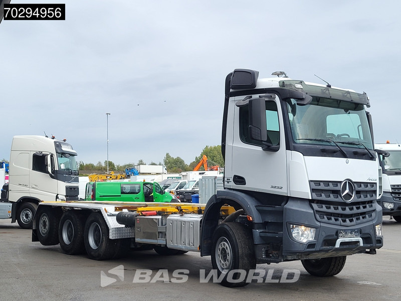 Mercedes-Benz Arocs 3232 Arocs 8X4 LOW Mileage! BDF Big-Axle Lift+Steering-Axle Euro 6 - Autocarro portacontainer/ Caisse interchangeable: foto 3 Mercedes-Benz Arocs 3232 Arocs 8X4 LOW Mileage! BDF Big-Axle Lift+Steering-Axle Euro 6 - Autocarro portacontainer/ Caisse interchangeable: foto 3