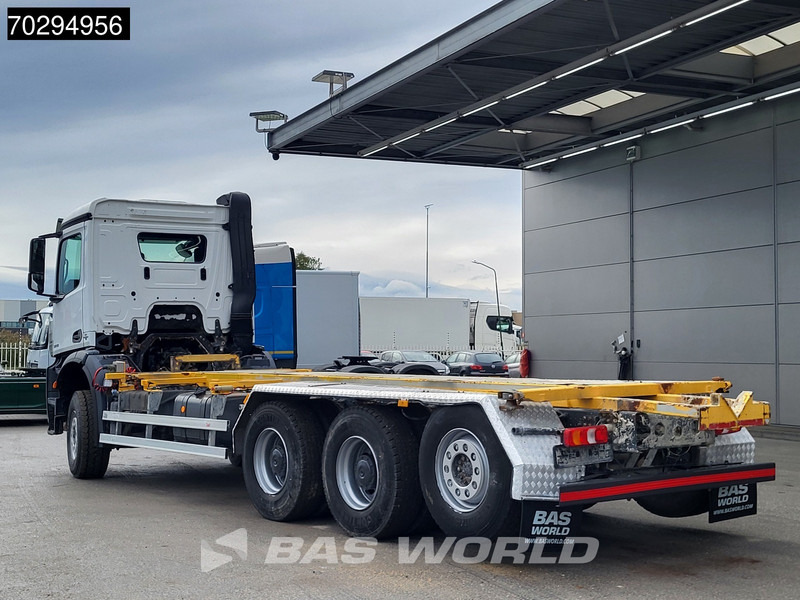Mercedes-Benz Arocs 3232 Arocs 8X4 LOW Mileage! BDF Big-Axle Lift+Steering-Axle Euro 6 - Autocarro portacontainer/ Caisse interchangeable: foto 2 Mercedes-Benz Arocs 3232 Arocs 8X4 LOW Mileage! BDF Big-Axle Lift+Steering-Axle Euro 6 - Autocarro portacontainer/ Caisse interchangeable: foto 2