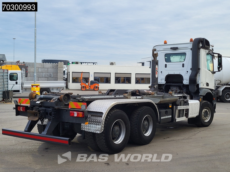 Mercedes-Benz Arocs 3342 6X4 HYVA 26-62-S Hooklift Big-Axle Automatic Euro 6 - Autocarro scarrabile: foto 3 Mercedes-Benz Arocs 3342 6X4 HYVA 26-62-S Hooklift Big-Axle Automatic Euro 6 - Autocarro scarrabile: foto 3