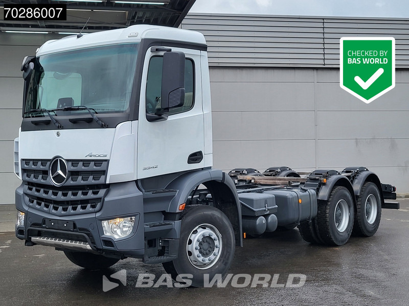 Mercedes-Benz Arocs 3342 6X4 NEW 6x4 chassis Big-Axle Automatic Steel suspension Euro 3 - Autocarro telaio: foto 1 Mercedes-Benz Arocs 3342 6X4 NEW 6x4 chassis Big-Axle Automatic Steel suspension Euro 3 - Autocarro telaio: foto 1