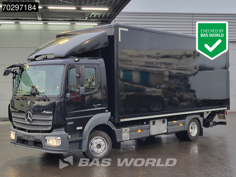 Mercedes-Benz Atego 1221 4X2 12tonner 1500kg Ladebordwand Automatic Euro 6 - Autocarro furgonato: foto 1 Mercedes-Benz Atego 1221 4X2 12tonner 1500kg Ladebordwand Automatic Euro 6 - Autocarro furgonato: foto 1
