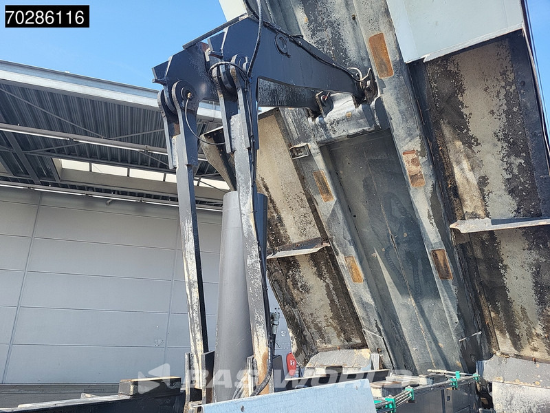 Renault Kerax 430 8X4 16m3 tipper Retarder Big-Axle steel suspension automatic Euro 5 - Autocarro ribaltabile: foto 5 Renault Kerax 430 8X4 16m3 tipper Retarder Big-Axle steel suspension automatic Euro 5 - Autocarro ribaltabile: foto 5