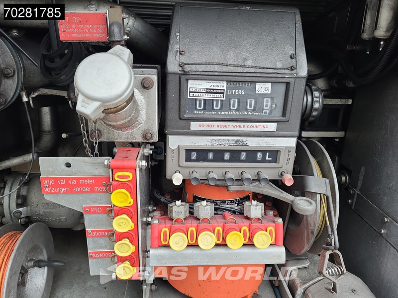Camion cisterna per il trasporto di carburanti Scania P230 4X2 NL-Truck 3 compartments 16.300 Ltr ADR 3-Pedals Euro 5: foto 20
