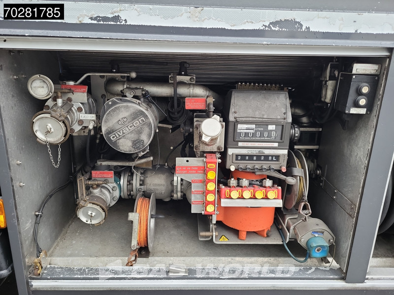 Camion cisterna per il trasporto di carburanti Scania P230 4X2 NL-Truck 3 compartments 16.300 Ltr ADR 3-Pedals Euro 5: foto 19