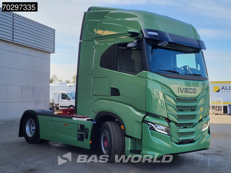 Iveco S-Way 580 4X2 NEW! Electric Steering Standklima Navi ACC LED Euro 6 - Trattore stradale: foto 3 Iveco S-Way 580 4X2 NEW! Electric Steering Standklima Navi ACC LED Euro 6 - Trattore stradale: foto 3