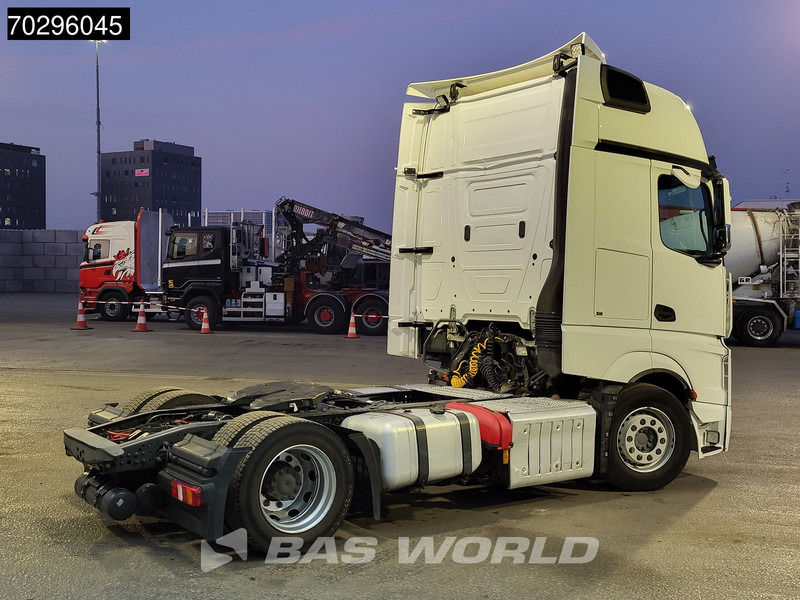 Mercedes-Benz Actros 1845 Actros 4X2 GigaSpace NL-Truck Mega 2xTanks Standklima ACC Euro 6 - Trattore stradale: foto 5 Mercedes-Benz Actros 1845 Actros 4X2 GigaSpace NL-Truck Mega 2xTanks Standklima ACC Euro 6 - Trattore stradale: foto 5