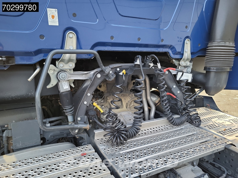 Mercedes-Benz Actros 1851 4X2 BigSpace Retarder 2x Tanks Full-Air Standklima - Trattore stradale: foto 5 Mercedes-Benz Actros 1851 4X2 BigSpace Retarder 2x Tanks Full-Air Standklima - Trattore stradale: foto 5