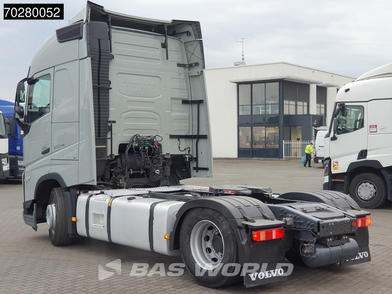 Volvo FH 460 FH 4X2 VEB+ 2x Tanks ACC LED - Trattore stradale: foto 2 Volvo FH 460 FH 4X2 VEB+ 2x Tanks ACC LED - Trattore stradale: foto 2