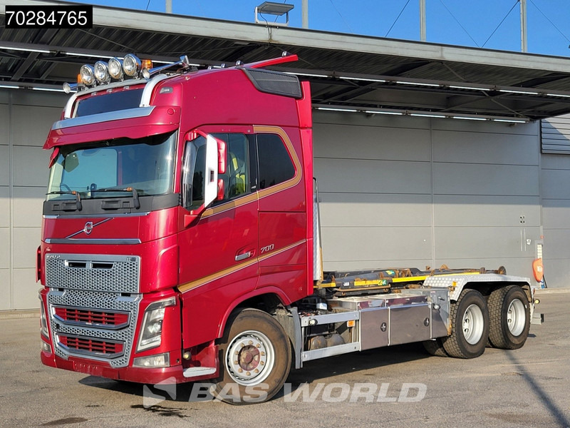 Volvo FH16 700 FH16 6X4 Full Air 20t Hook Xenon Euro 5 - Autocarro scarrabile: foto 2 Volvo FH16 700 FH16 6X4 Full Air 20t Hook Xenon Euro 5 - Autocarro scarrabile: foto 2