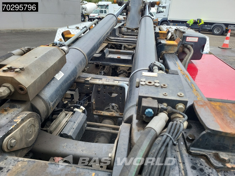 Volvo FH16 750 FH16 6X2 HIAB Multilift XR21S61 Hooklift Lift+steering Axle Automatic Euro 6 - Autocarro scarrabile: foto 5 Volvo FH16 750 FH16 6X2 HIAB Multilift XR21S61 Hooklift Lift+steering Axle Automatic Euro 6 - Autocarro scarrabile: foto 5