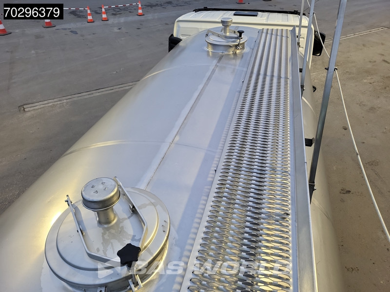 Volvo FM 330 4X2 11.500ltr Silo 2 compartments Stainless steel Automatic Xenon Navi Euro 5 - Camion cisterna: foto 5 Volvo FM 330 4X2 11.500ltr Silo 2 compartments Stainless steel Automatic Xenon Navi Euro 5 - Camion cisterna: foto 5