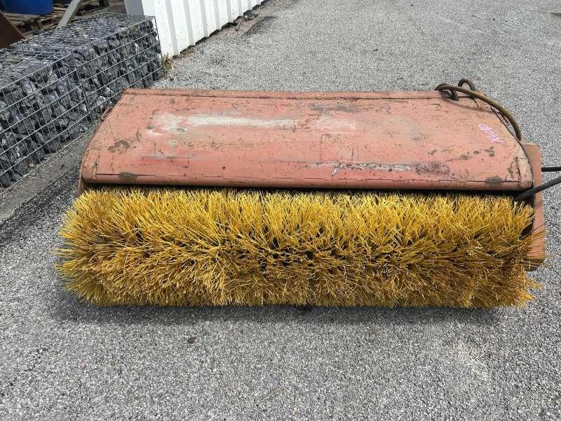 1700mm - Spazzatrice stradale: foto 2 1700mm - Spazzatrice stradale: foto 2