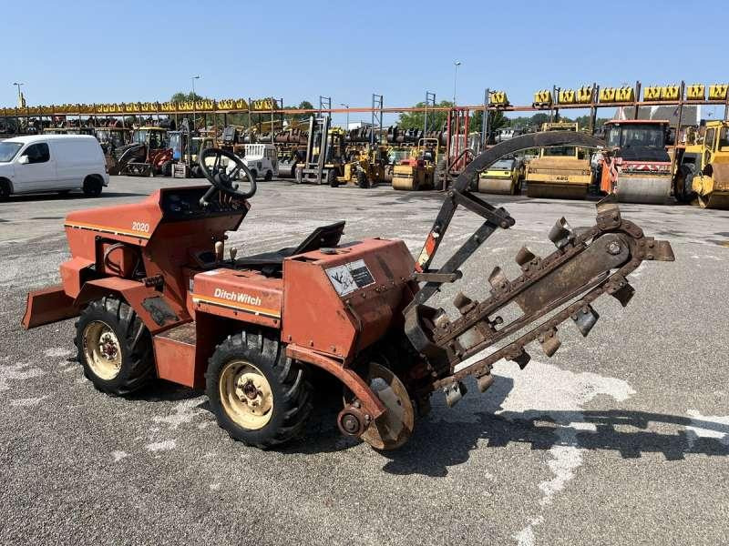 DITCH WITCH 2020K - Scavafossi: foto 5 DITCH WITCH 2020K - Scavafossi: foto 5