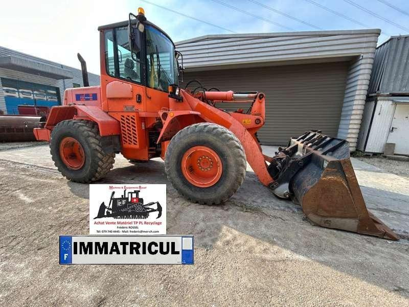 Hitachi W130A - Pala gommata: foto 1 Hitachi W130A - Pala gommata: foto 1
