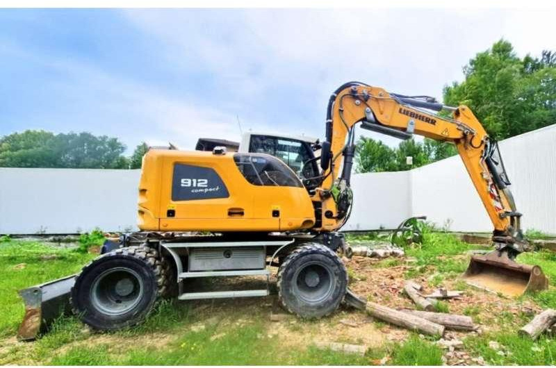 Liebherr A912 COMPACT - Escavatore gommato: foto 2 Liebherr A912 COMPACT - Escavatore gommato: foto 2