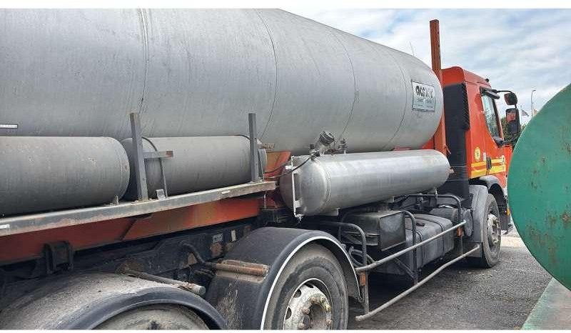 Renault PREMIUM 370-26 AVEC BOUILLE ACMAR - Spruzzatrice di emulsione bituminosa: foto 5 Renault PREMIUM 370-26 AVEC BOUILLE ACMAR - Spruzzatrice di emulsione bituminosa: foto 5