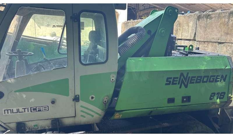 Sennebogen 818 - Escavatore per movimentazione: foto 3 Sennebogen 818 - Escavatore per movimentazione: foto 3