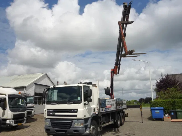 DAF CF 360 6X4 MANUAL GEAR STEELSPRINGS 18,5 TON PALFINKER - Autocarro con pianale/ Cassone fisso, Camion con gru: foto 3 DAF CF 360 6X4 MANUAL GEAR STEELSPRINGS 18,5 TON PALFINKER - Autocarro con pianale/ Cassone fisso, Camion con gru: foto 3