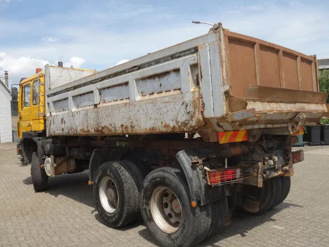 MAN 26.422 man 4x4 kipper - Autocarro ribaltabile: foto 3 MAN 26.422 man 4x4 kipper - Autocarro ribaltabile: foto 3
