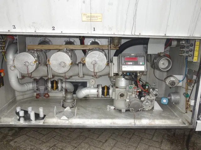 Camion cisterna Scania R380 6X2 19200 LITER TANK,MANUAL GEARBOX: foto 6
