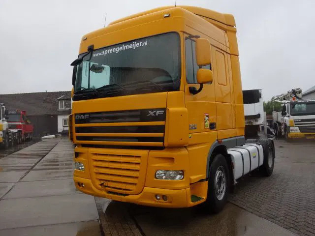 DAF XF 105.460 2 diesel tanken - Trattore stradale: foto 2 DAF XF 105.460 2 diesel tanken - Trattore stradale: foto 2