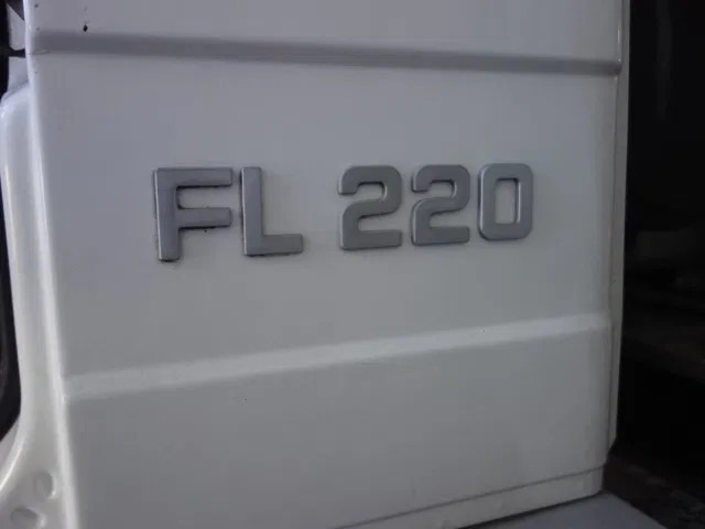 Volvo FL 240 220PK 12000 LITER STEELSPRINGS - Camion cisterna: foto 5 Volvo FL 240 220PK 12000 LITER STEELSPRINGS - Camion cisterna: foto 5