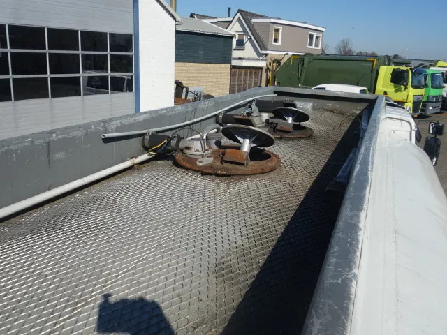 Volvo FL 240 220PK 12000 LITER STEELSPRINGS - Camion cisterna: foto 4 Volvo FL 240 220PK 12000 LITER STEELSPRINGS - Camion cisterna: foto 4