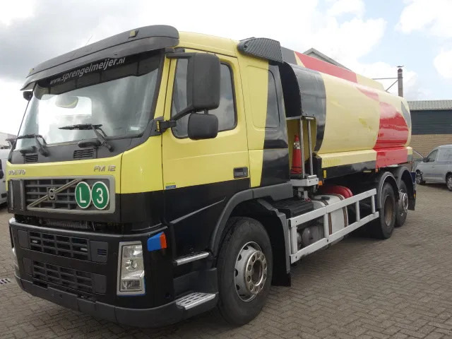 Volvo FM 12 18500liter tank,AIRCO,MANUAL GEARBOX - Camion cisterna: foto 1 Volvo FM 12 18500liter tank,AIRCO,MANUAL GEARBOX - Camion cisterna: foto 1