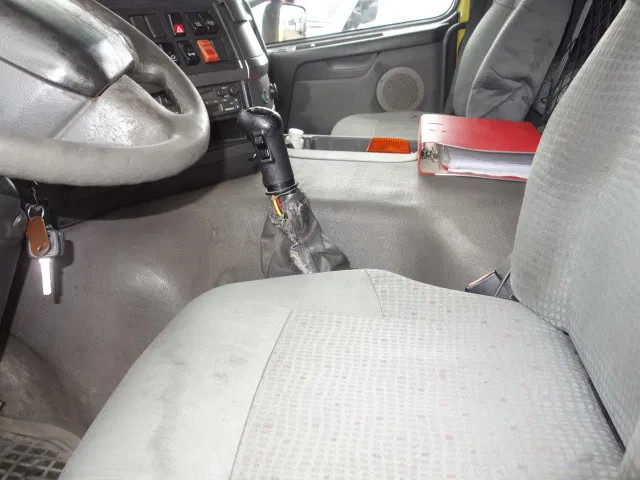 Volvo FM 12 18500liter tank,AIRCO,MANUAL GEARBOX - Camion cisterna: foto 3 Volvo FM 12 18500liter tank,AIRCO,MANUAL GEARBOX - Camion cisterna: foto 3