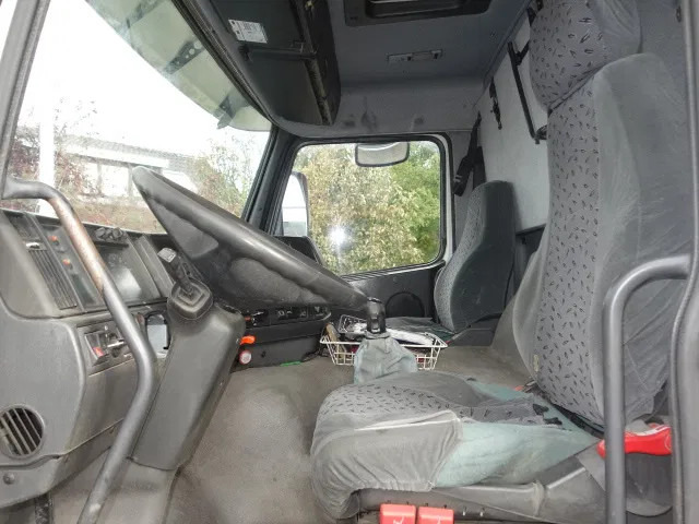 Volvo FM 360 18000 LITER,MANUALPOMP,MANUALCOUNTER - Camion cisterna: foto 5 Volvo FM 360 18000 LITER,MANUALPOMP,MANUALCOUNTER - Camion cisterna: foto 5