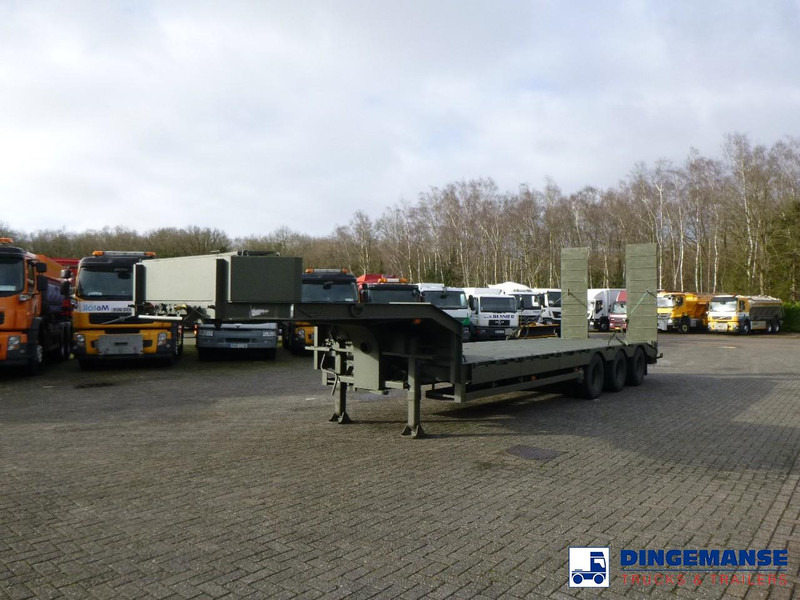 Broshuis 3-axle semi-lowbed trailer E-2130 / 73 t + ramps - Semirimorchio pianale ribassato: foto 1 Broshuis 3-axle semi-lowbed trailer E-2130 / 73 t + ramps - Semirimorchio pianale ribassato: foto 1