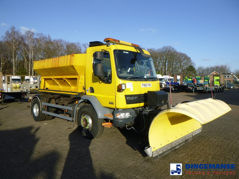 DAF LF 55.220 4x2 RHD gritter / snow plough - Mezzo spazzaneve: foto 2 DAF LF 55.220 4x2 RHD gritter / snow plough - Mezzo spazzaneve: foto 2