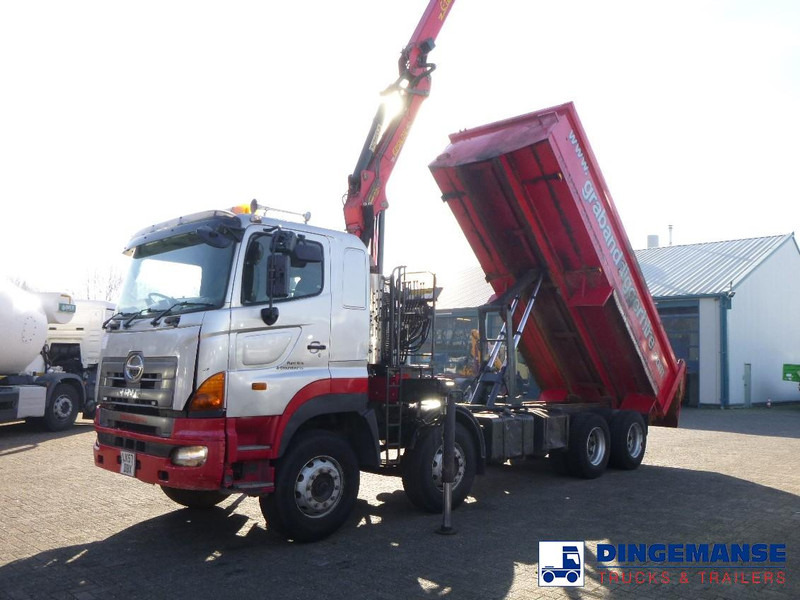 Hino FY1EUKA 8x4 tipper RHD + Palfinger E120L + grapple - Camion con gru: foto 1 Hino FY1EUKA 8x4 tipper RHD + Palfinger E120L + grapple - Camion con gru: foto 1
