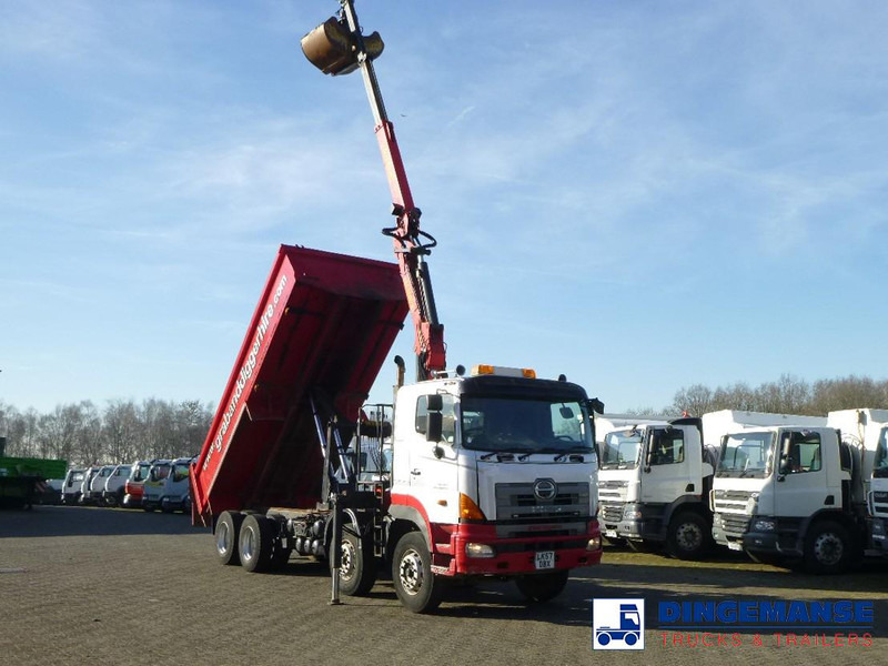 Hino FY1EUKA 8x4 tipper RHD + Palfinger E120L + grapple - Camion con gru: foto 2 Hino FY1EUKA 8x4 tipper RHD + Palfinger E120L + grapple - Camion con gru: foto 2