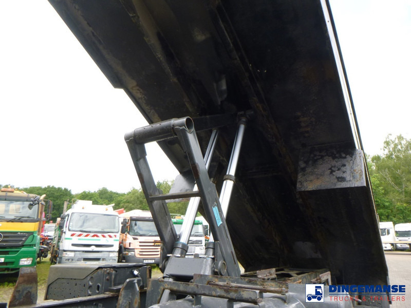 Camion con gru Iveco Trakker 360 Euro 6 8x4 RHD tipper + Atlas 130.2VGL: foto 13