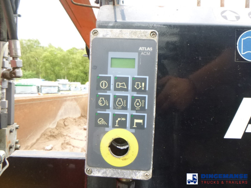 Camion con gru Iveco Trakker 360 Euro 6 8x4 RHD tipper + Atlas 130.2VGL: foto 19