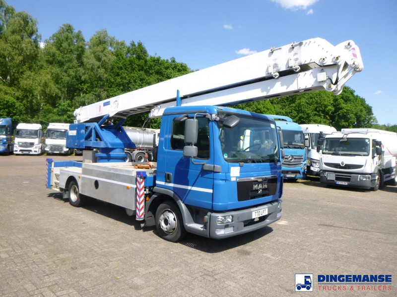 MAN TGL 7.180 4x2 + Klaas K25-30 crane - Camion con gru: foto 2 MAN TGL 7.180 4x2 + Klaas K25-30 crane - Camion con gru: foto 2