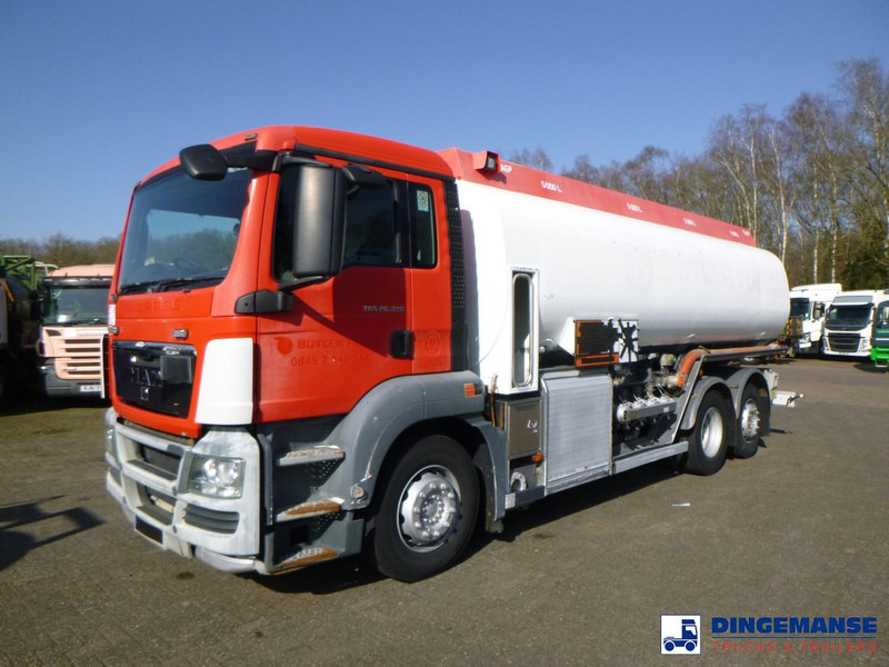 MAN TGS 26.320 6X2 RHD fuel tank 20 m3 / 4 comp - Camion cisterna: foto 1 MAN TGS 26.320 6X2 RHD fuel tank 20 m3 / 4 comp - Camion cisterna: foto 1