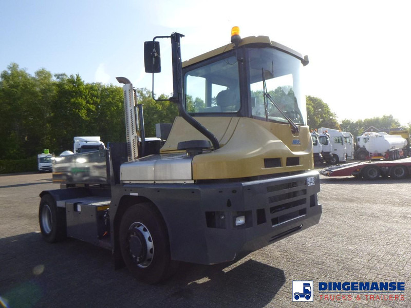 MOL RM 255 4X4 terminal drawbar tractor 150 ton - Trattore terminale: foto 2 MOL RM 255 4X4 terminal drawbar tractor 150 ton - Trattore terminale: foto 2