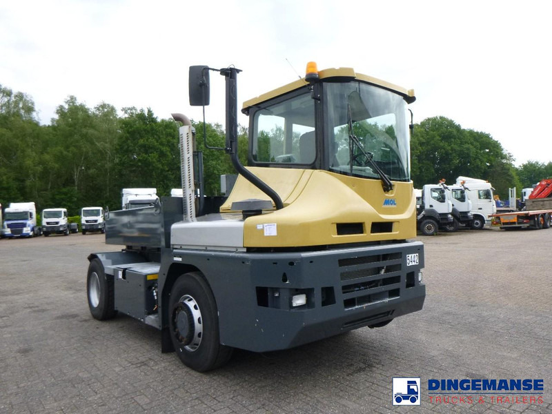 MOL RM 255 4X4 terminal drawbar tractor 150 ton - Trattore terminale: foto 2 MOL RM 255 4X4 terminal drawbar tractor 150 ton - Trattore terminale: foto 2